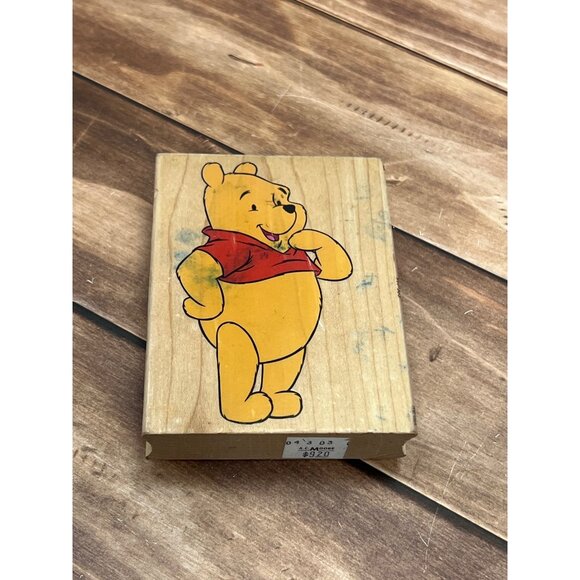 DISNEY ALL NIGHT MEDIA 997-J03 LAUGHING POOH BEAR WOOD MOUNTED RUBBER STAMP - Picture 1 of 6